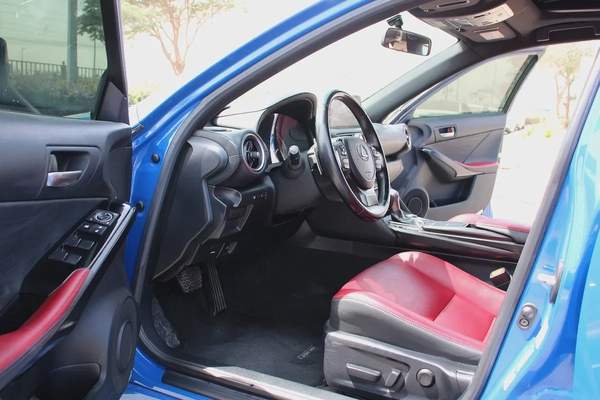 Free Offers Lexus IS300 2022 GCC, Free service till 115kms (1610x 60) With & Without DownPayment