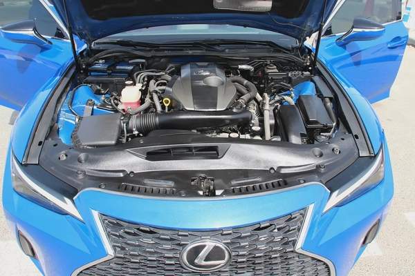 Free Offers Lexus IS300 2022 GCC, Free service till 115kms (1610x 60) With & Without DownPayment