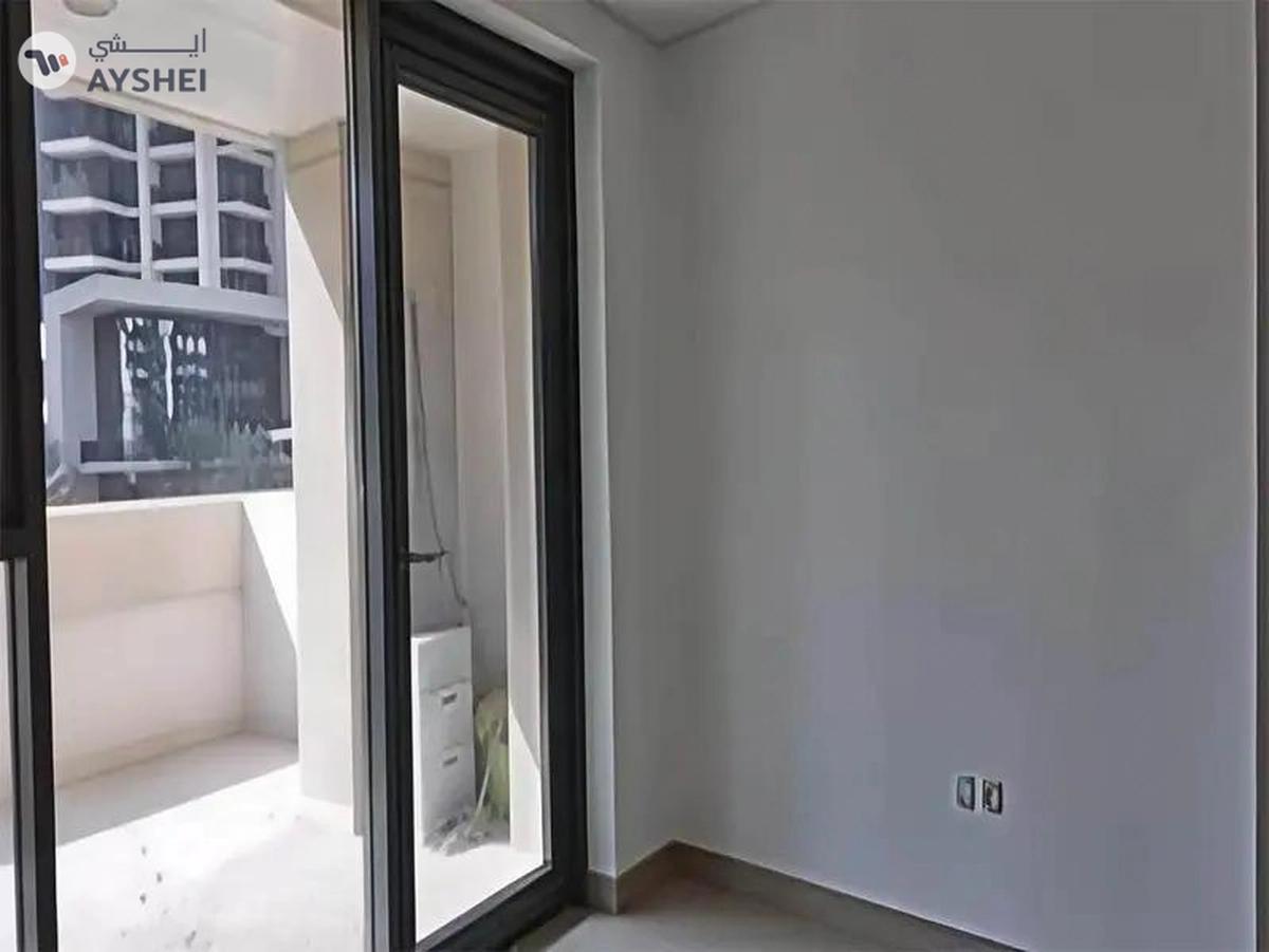 LARGE STUDIO | PODIUM LEVEL | FITTED KITCHEN-1-landscape