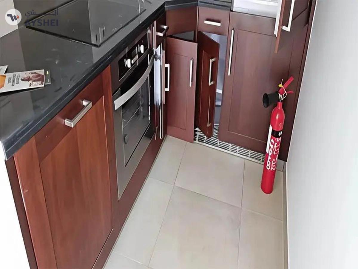 LARGE STUDIO | PODIUM LEVEL | FITTED KITCHEN-5-5