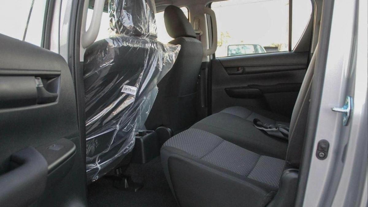 Toyota Hilux HILUX 2.4L MT DIESEL P.WINDO 2024-15-15
