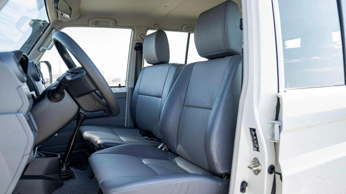 Toyota Land Cruiser 70 Toyota LC76 Hard Top 4.2L Diesel V6 5doors MY2025-11-11