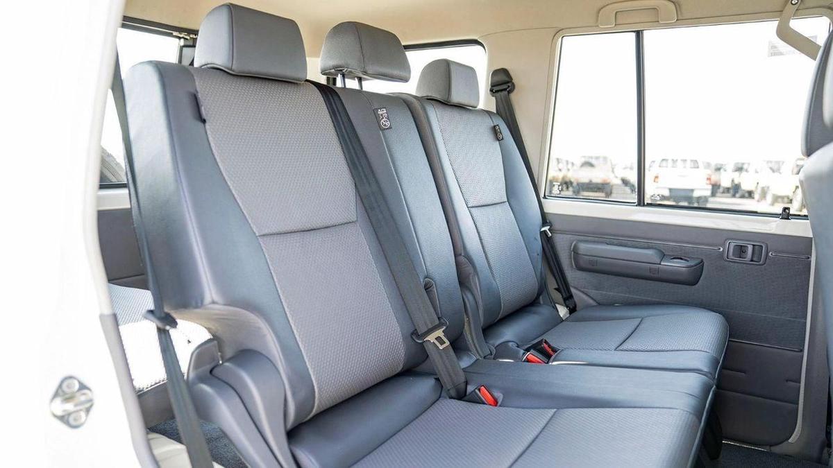 Toyota Land Cruiser 70 Toyota LC76 Hard Top 4.2L Diesel V6 5doors MY2025-15-15