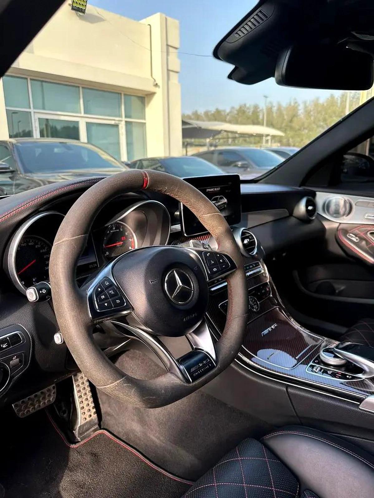 MERCEDES BENZ AMG C63S GCC 2015 FULL OPTION ORIGINAL PAINT PERFECT CONDITION-4-4