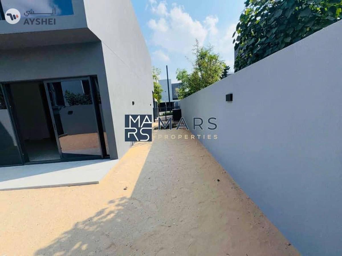 Luxurious brand new 3 bedroom villa in robinia just in 155k-9-9