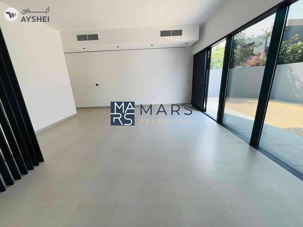 Luxurious brand new 3 bedroom villa in robinia just in 155k-12-12