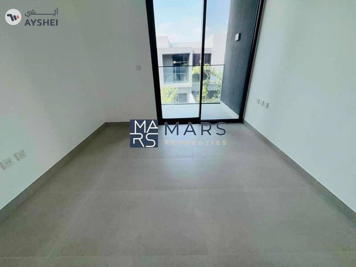 Luxurious brand new 3 bedroom villa in robinia just in 155k-19-19