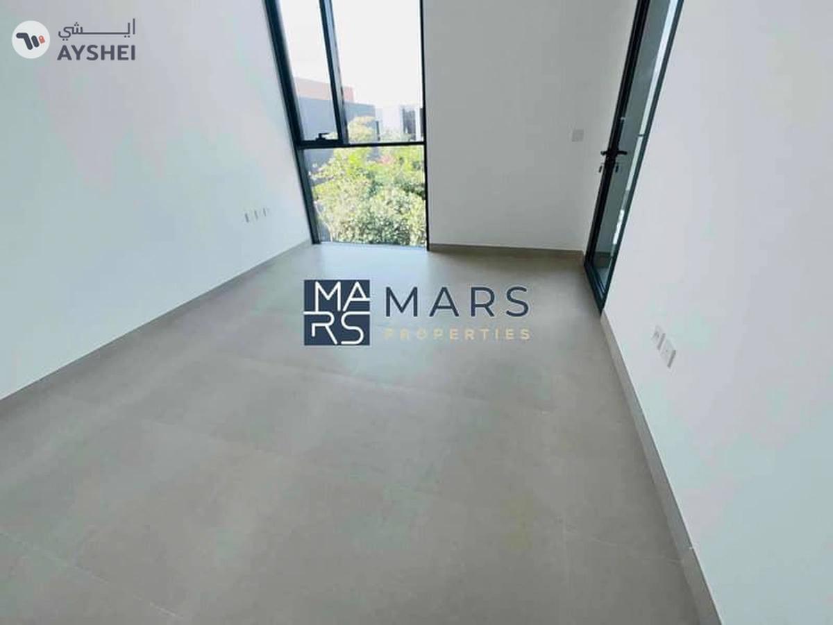 Luxurious brand new 3 bedroom villa in robinia just in 155k-21-21