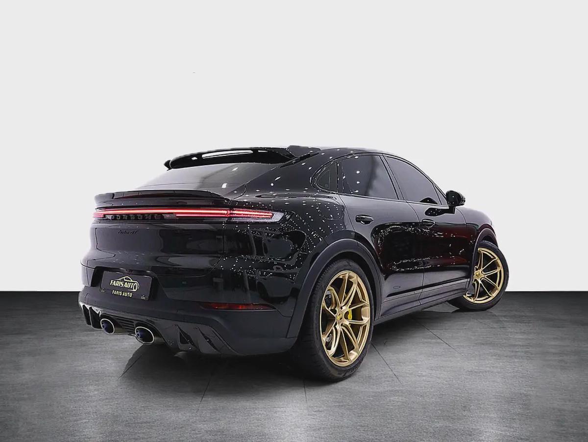 PORSCHE CAYENNE COUPE GCC - TURBO GT FULL CARBON-3-3