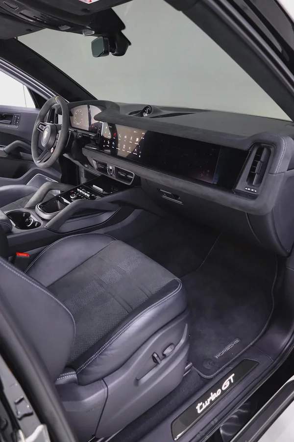 PORSCHE CAYENNE COUPE GCC - TURBO GT FULL CARBON