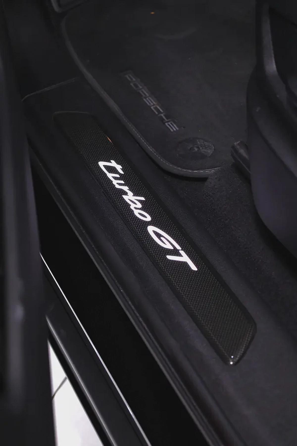 PORSCHE CAYENNE COUPE GCC - TURBO GT FULL CARBON-18-18