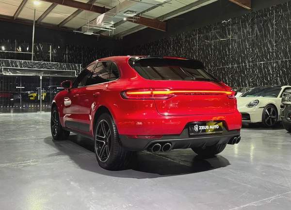 Porsche Macan 2021 GCC specs for 160,000.00 AED