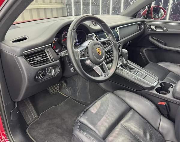 Porsche Macan 2021 GCC specs for 160,000.00 AED