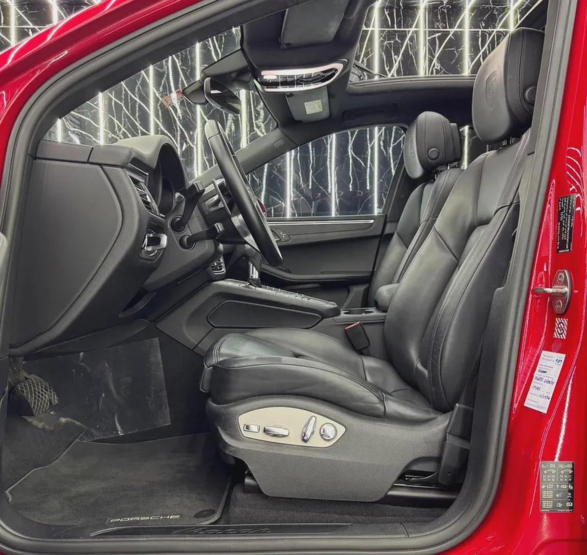 Porsche Macan 2021 GCC specs for 160,000.00 AED-10-10