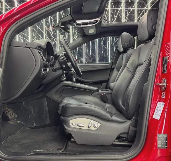 Porsche Macan 2021 GCC specs for 160,000.00 AED