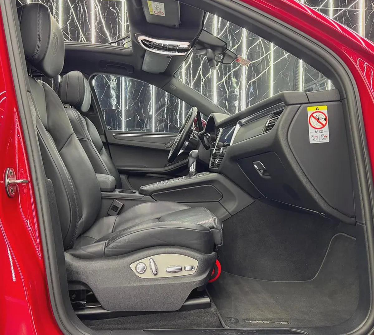 Porsche Macan 2021 GCC specs for 160,000.00 AED-11-11