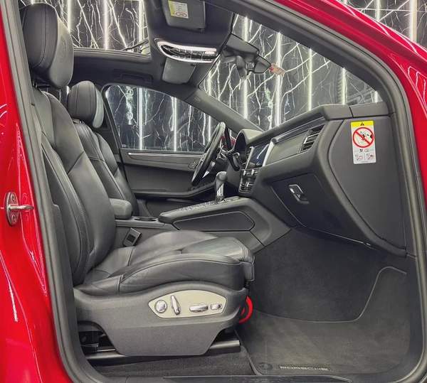 Porsche Macan 2021 GCC specs for 160,000.00 AED