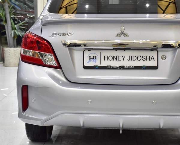 Mitsubishi Attrage ( 2021 Model ) in Silver Color GCC Specs