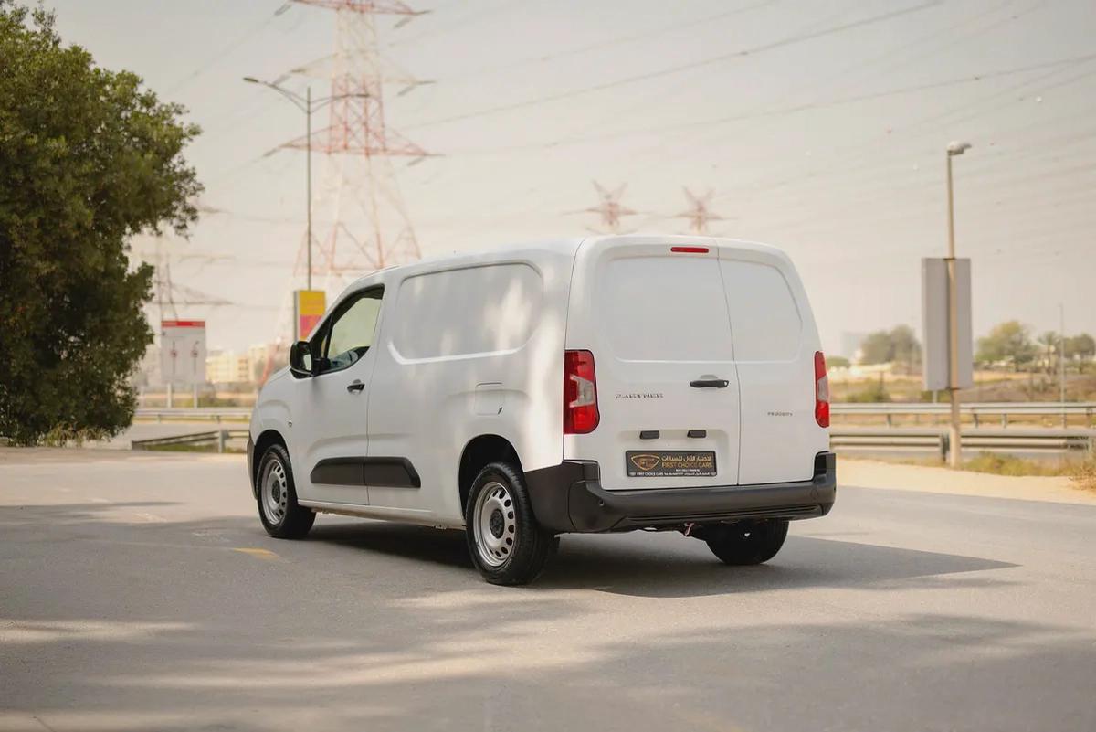 Peugeot Partner | Delivery Van | Petrol | GCC Specs | Ref#P26602-3-3