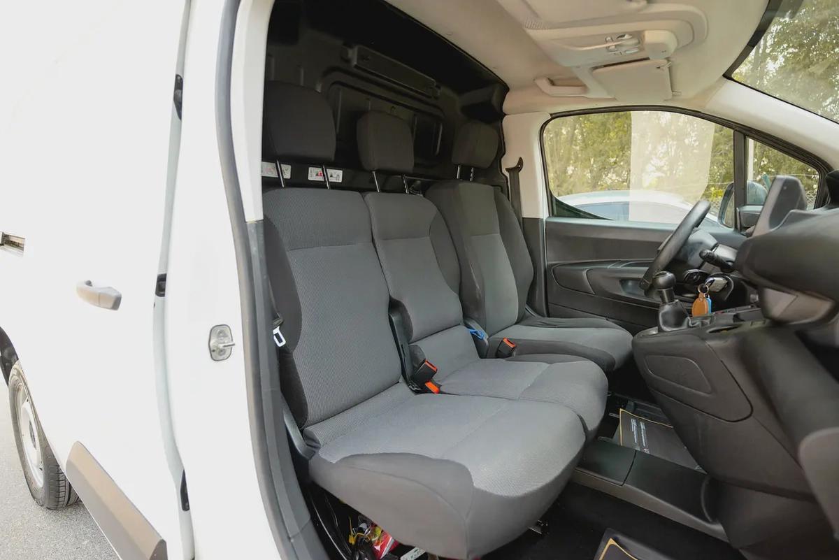 Peugeot Partner | Delivery Van | Petrol | GCC Specs | Ref#P26602-8-8
