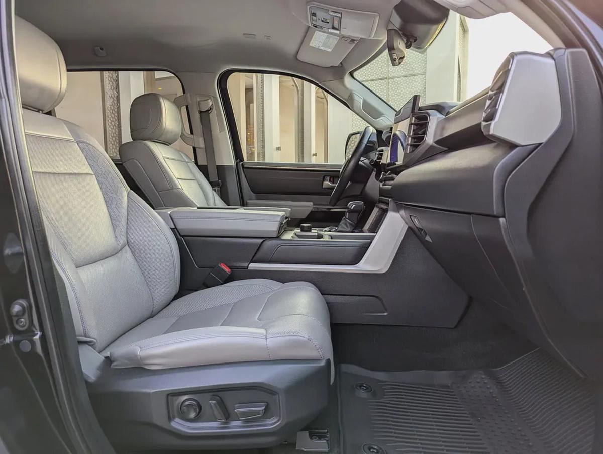 2022 Toyota Tundra Crewmax Limited - American Specs - GCC Ready!-4-4