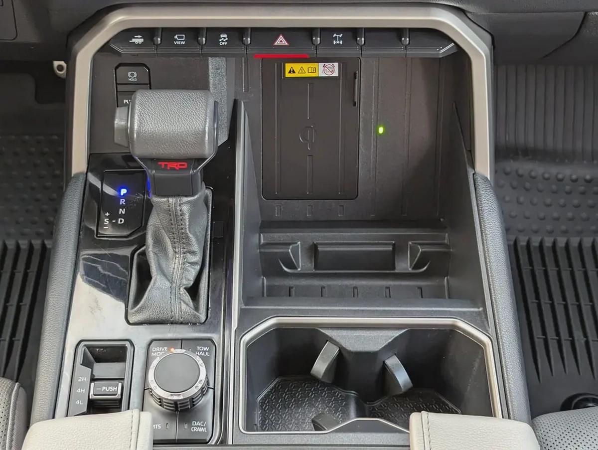 2022 Toyota Tundra Crewmax Limited - American Specs - GCC Ready!-11-11