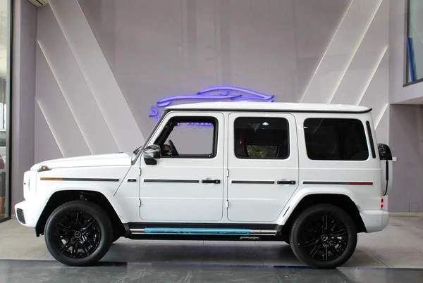 2025 - MERCEDES-BENZ G580 - BRAND NEW!