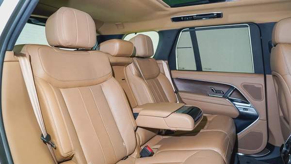 Special Offer | AED 7,067 PM | Special Colour, 23in Wheels | P530 HSE