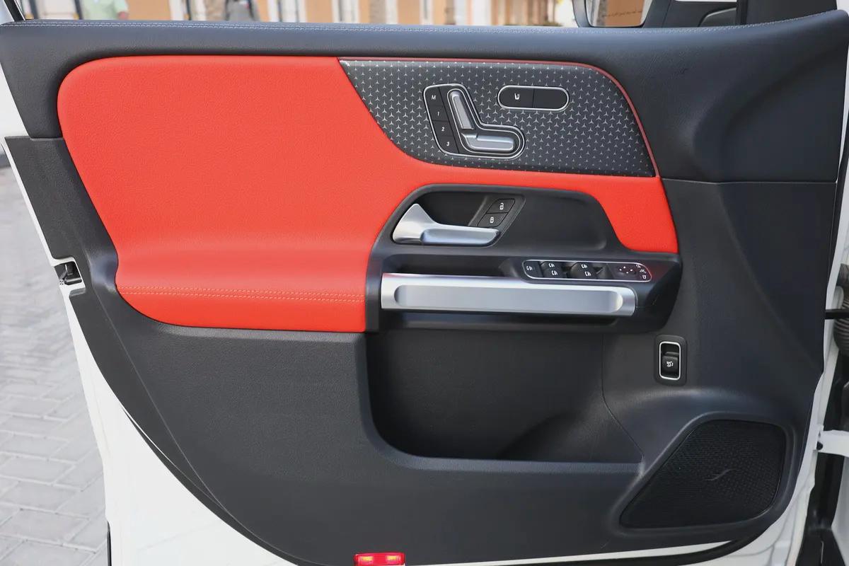 MERCEDES-BENZ GLB 250-2025-8000KM-GCC SPECS-UNDER WARRANTY SERVICE FROM MRCEDES DEALER-7-7