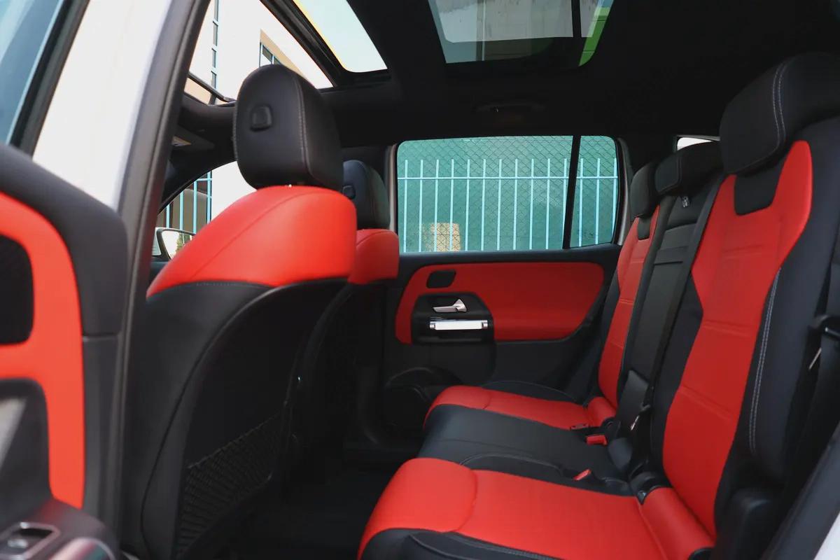 MERCEDES-BENZ GLB 250-2025-8000KM-GCC SPECS-UNDER WARRANTY SERVICE FROM MRCEDES DEALER-17-17