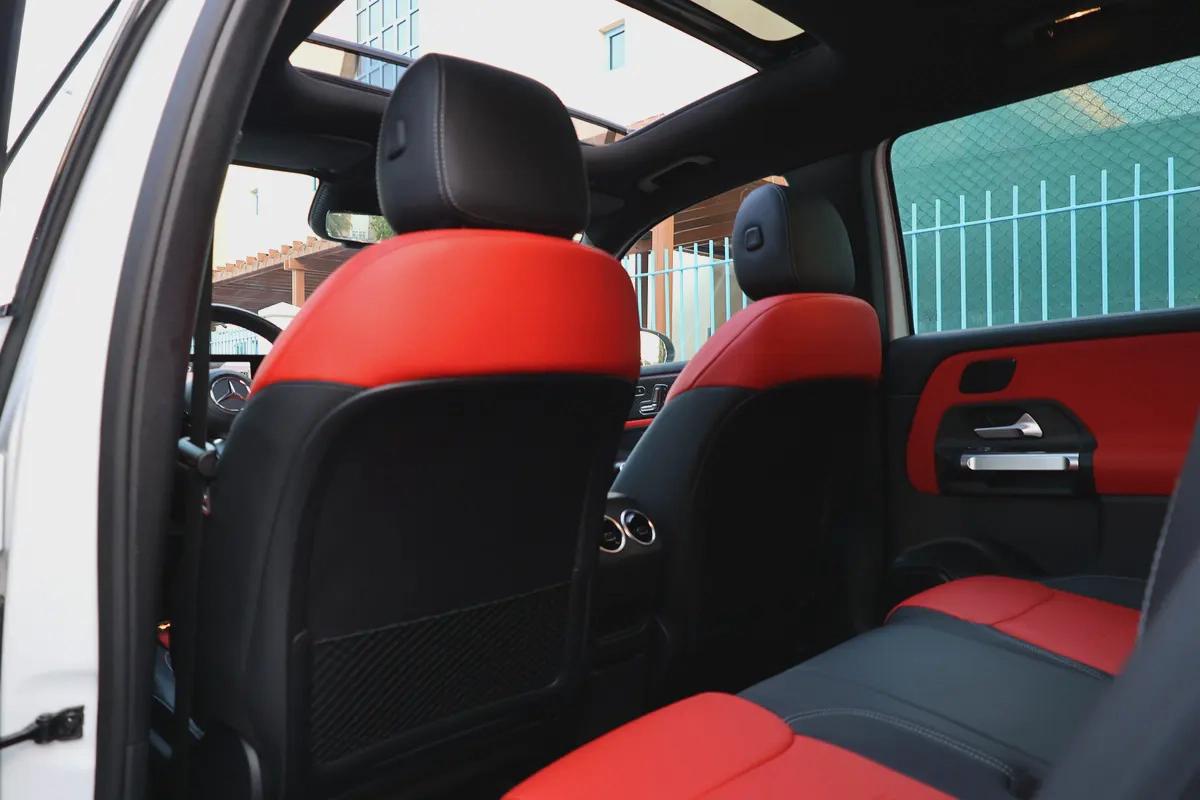 MERCEDES-BENZ GLB 250-2025-8000KM-GCC SPECS-UNDER WARRANTY SERVICE FROM MRCEDES DEALER-18-18