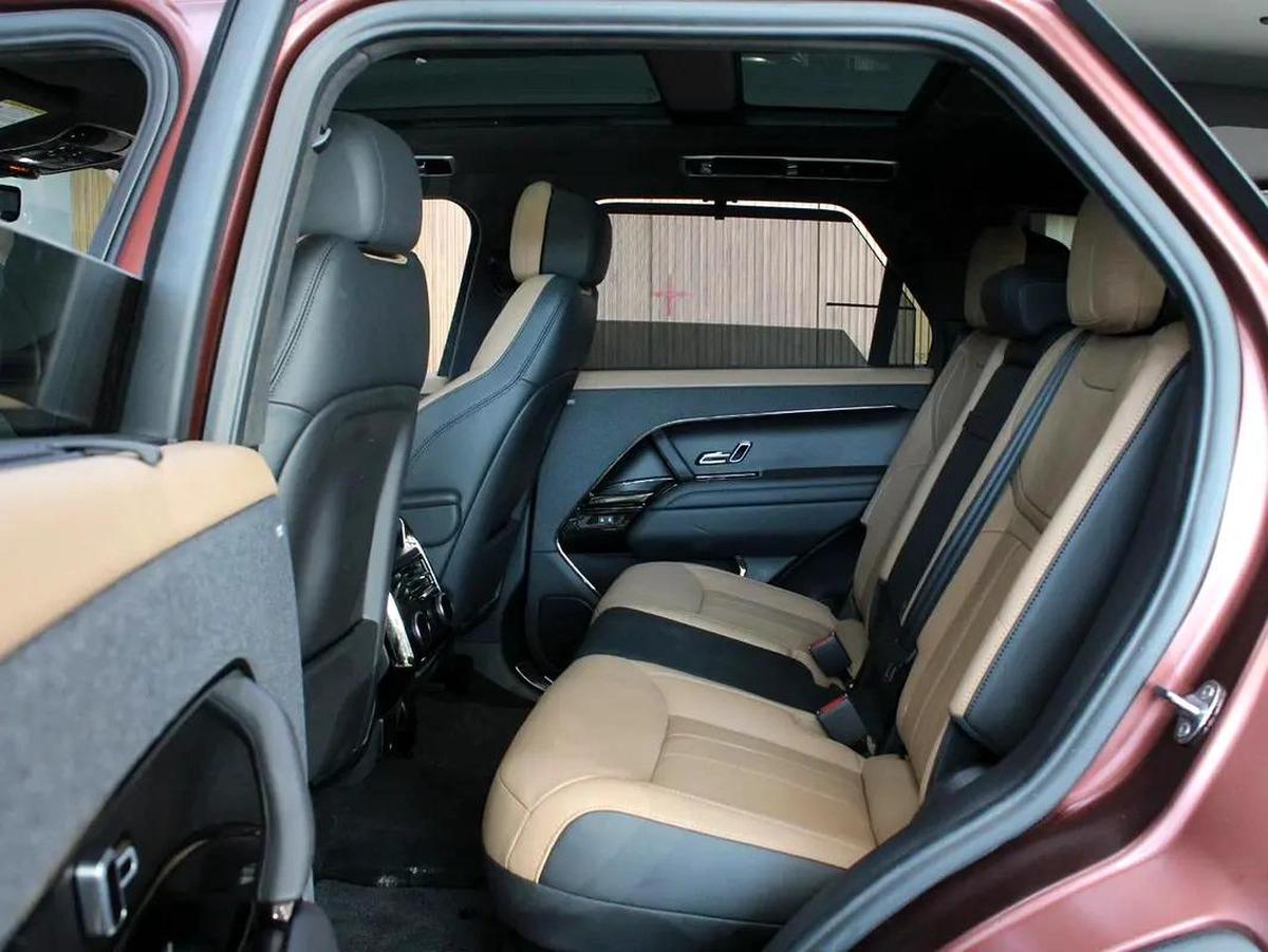 2025 - Range Rover Sport Autobiography P550e Hybird-14-14