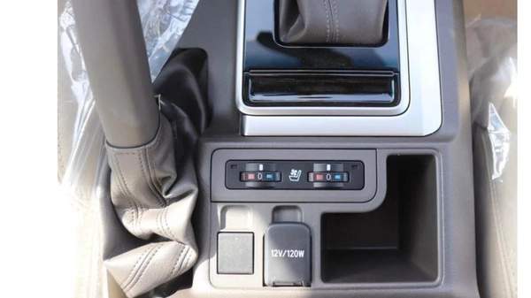 2023 new TYOTA PRADO 2700CC VXR FULL OPTION PETROL AUTOMATIC ZERO KM