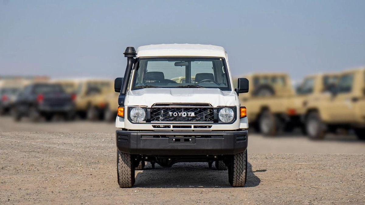 Toyota Land Cruiser 70 Lc 78 hard top 3 door-1-1