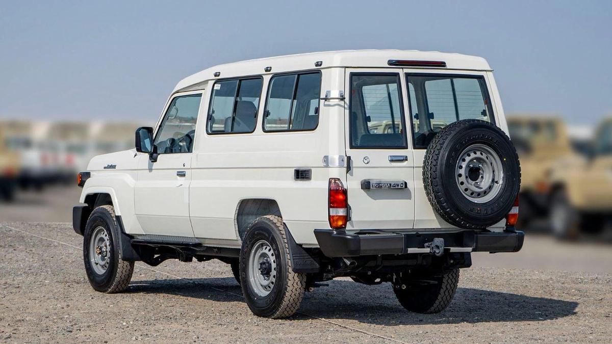 Toyota Land Cruiser 70 Lc 78 hard top 3 door-6-6