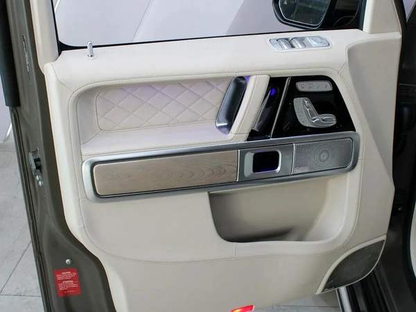 2025 - Mercedes-Benz G63 AMG V8 with warranty