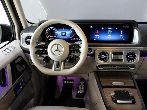 2025 - Mercedes-Benz G63 AMG V8 with warranty