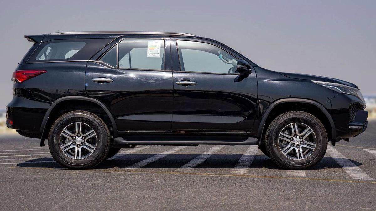 Toyota Fortuner GX2 2.7L 4WD-2-2