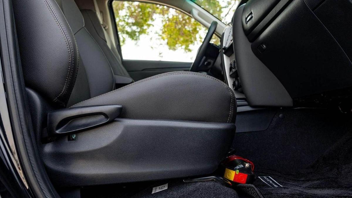 Toyota Fortuner GX2 2.7L 4WD-11-11