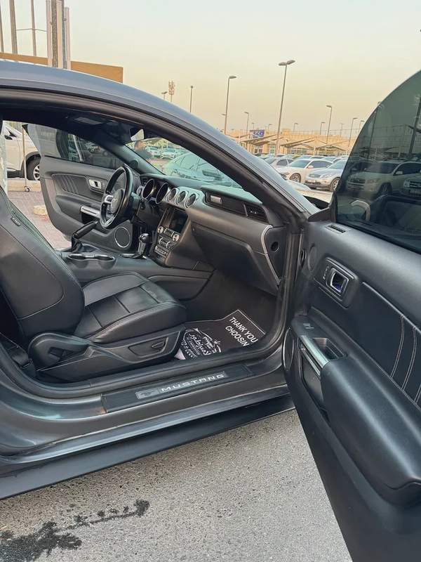 فورد موستينج Ecobooste Premium V4 2.3L موديل 2022 وارد فل اوبشن بحاله الوكاله