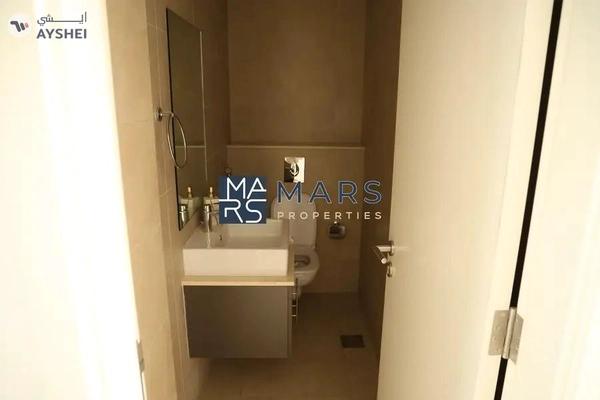 Modern Home with Beautiful Features – A Must-See!