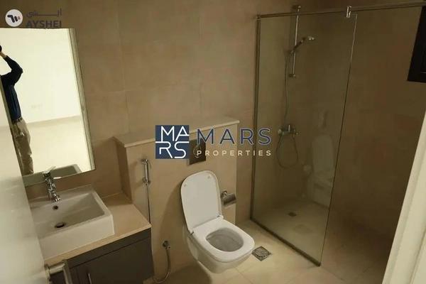 Modern Home with Beautiful Features – A Must-See!