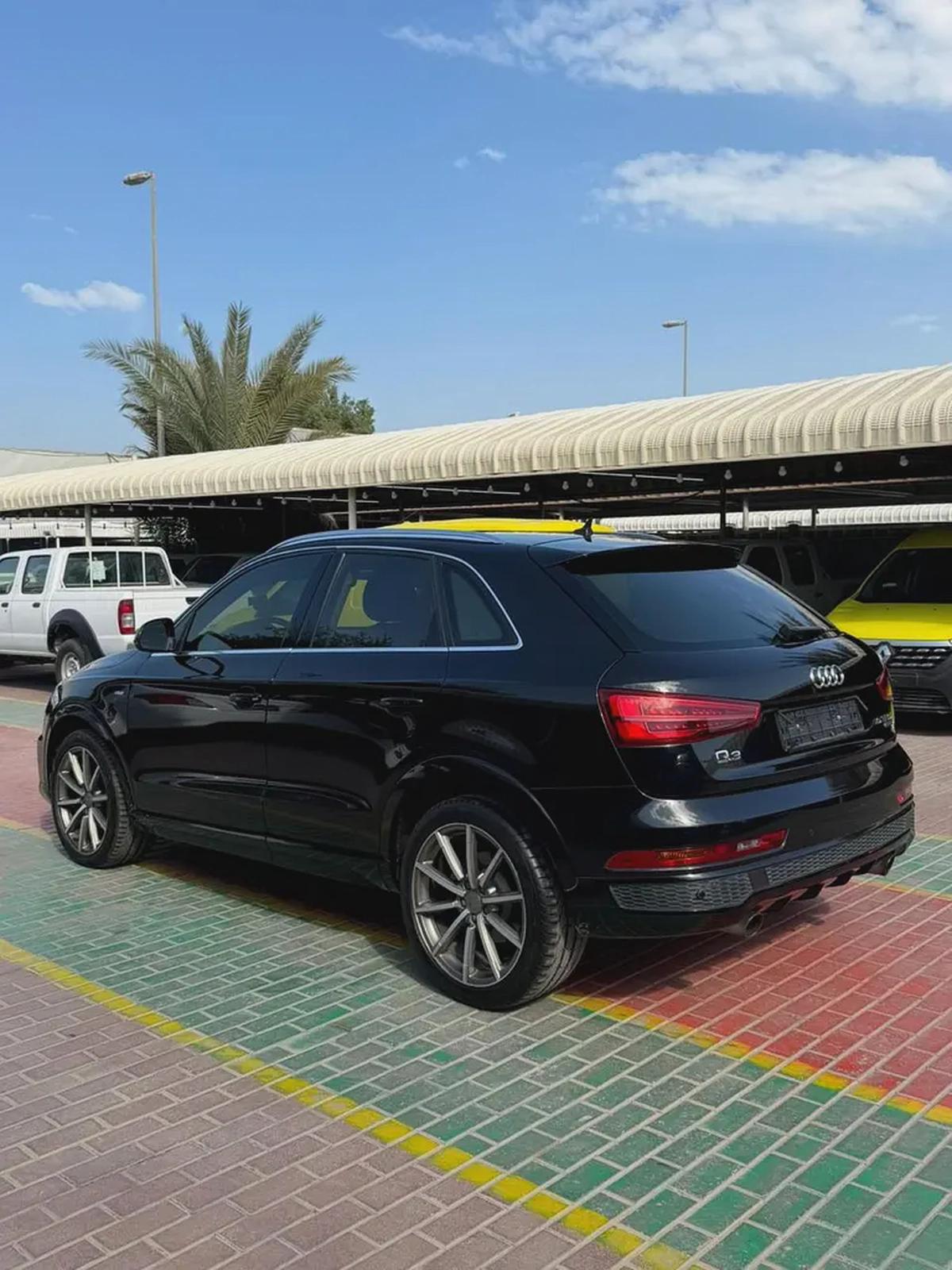AUDI Q3-5-5