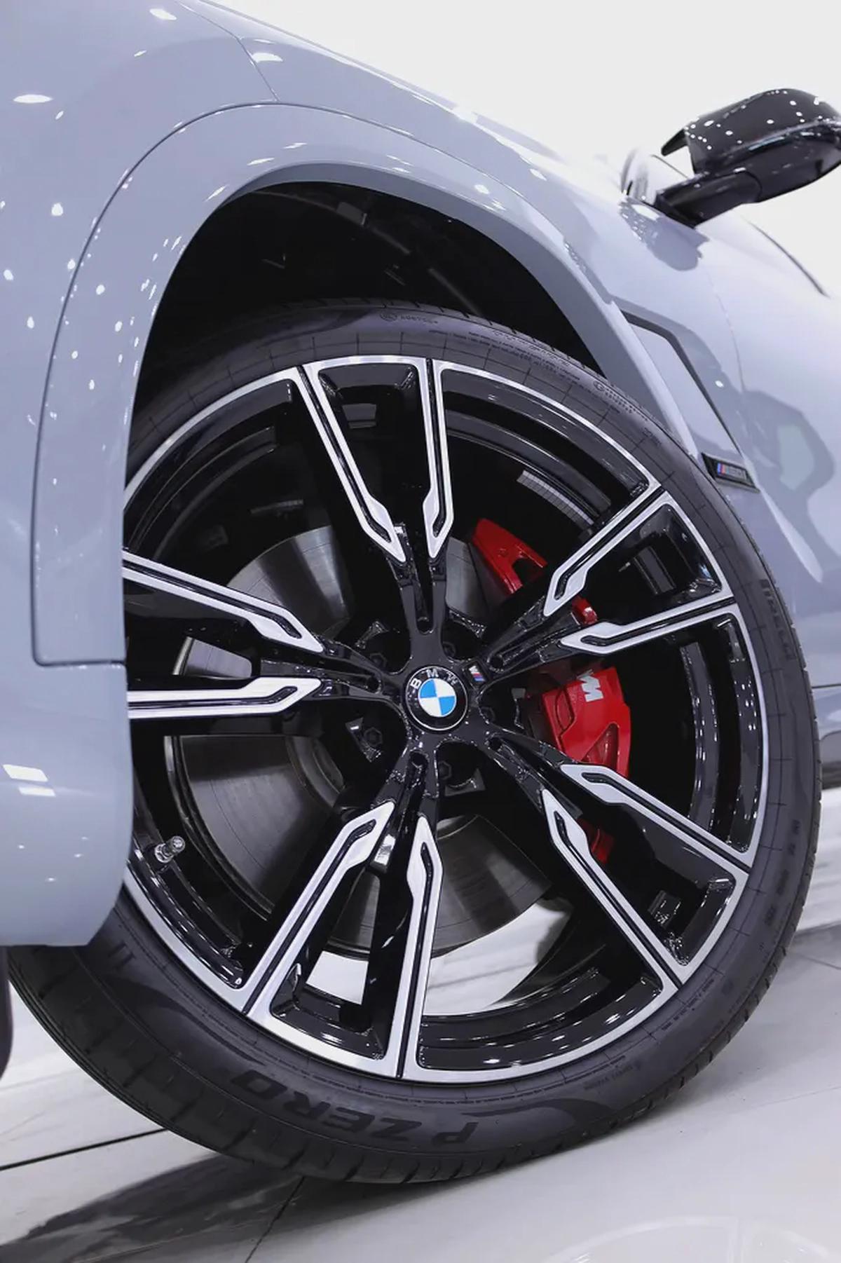 BMW X6 M60i 2026 GCC SPECIAL NARDO GRAY -CARBON PACKAGE-17-17