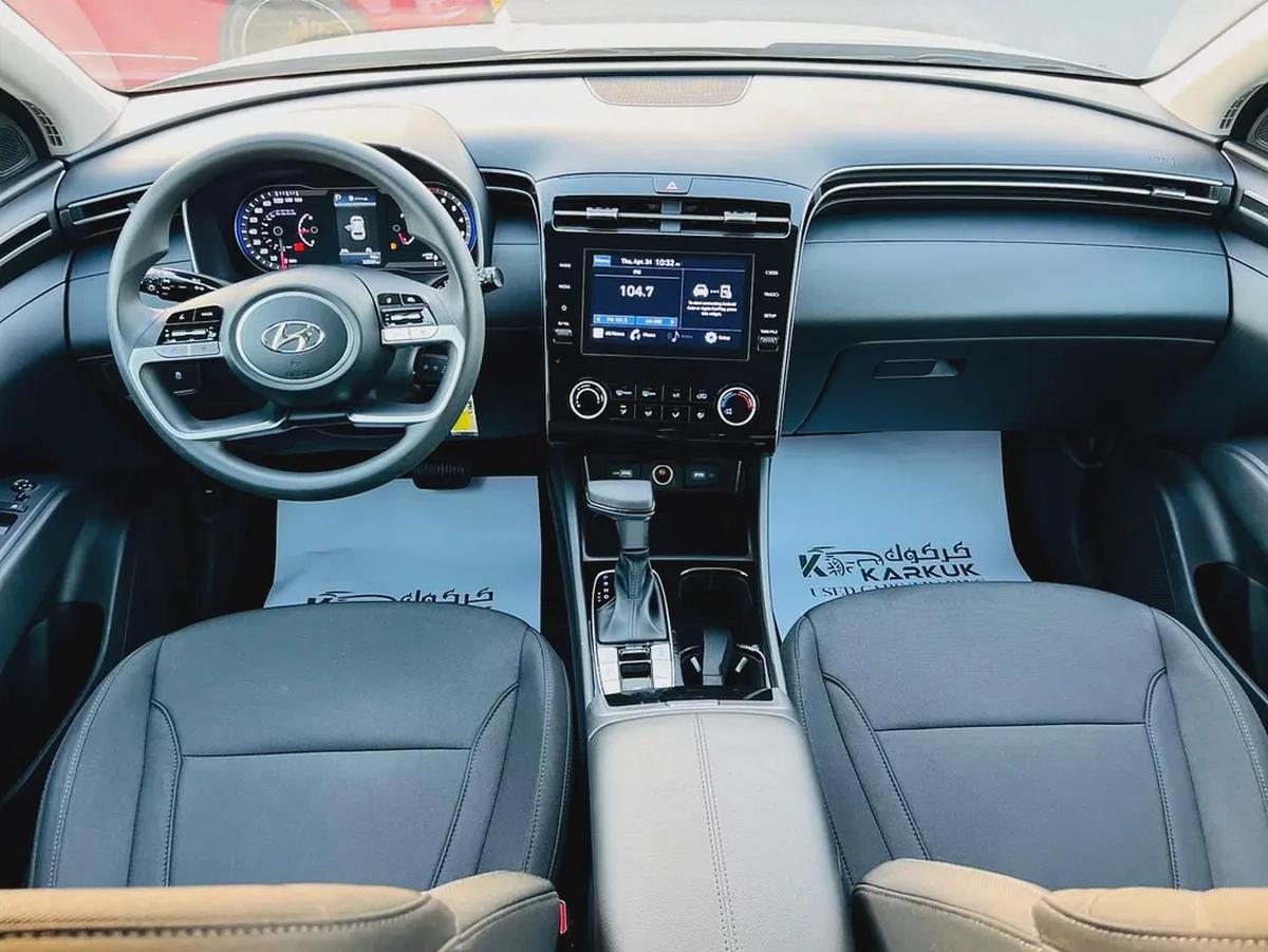 Hyundai Tucson SE-5-5