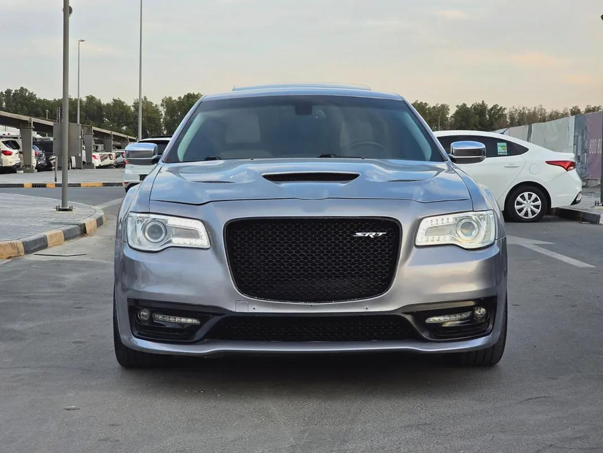 كرايسلر 300c مواصفات امريكية هيمي 8 سلندر بحالة جيدة-0-0