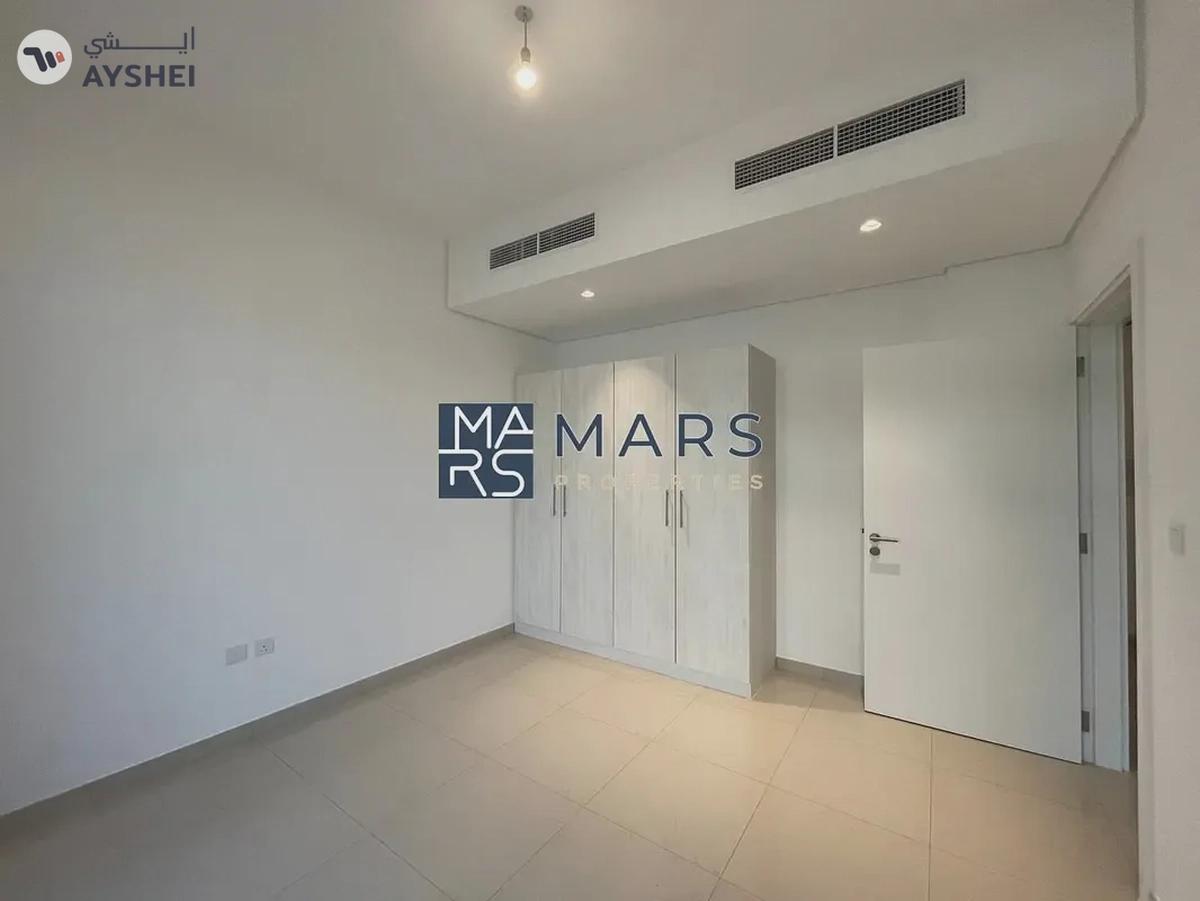 Ready to move three bedrooms villa for sales in Nasma Residences for 1,900,000 AED-8-8