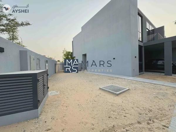 Luxurious brand new 4 bedroom villa available for rent in Masaar.