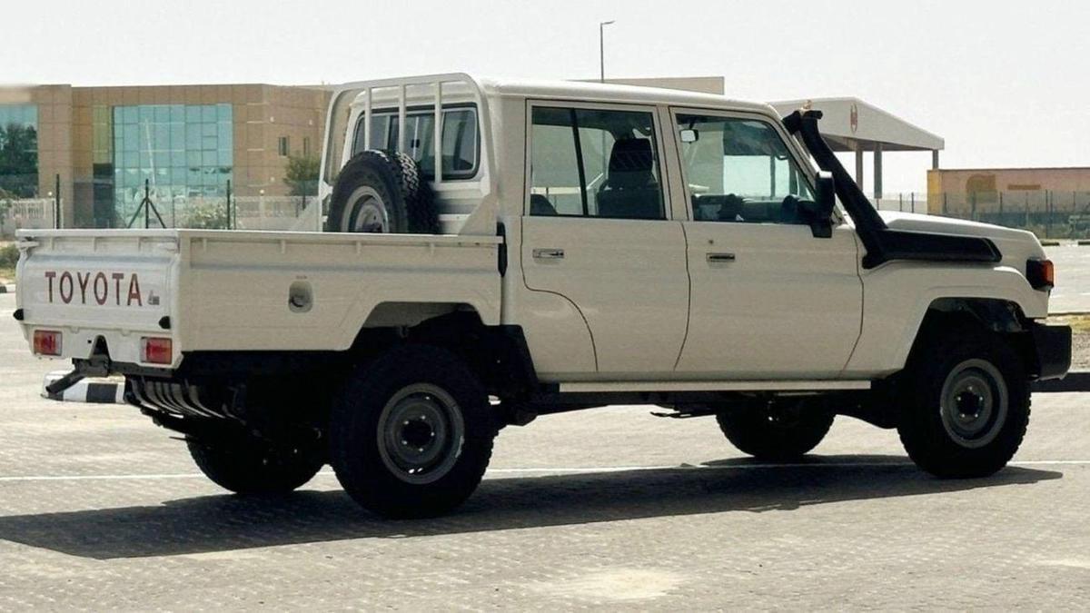 Toyota Land Cruiser Pick Up-1-1
