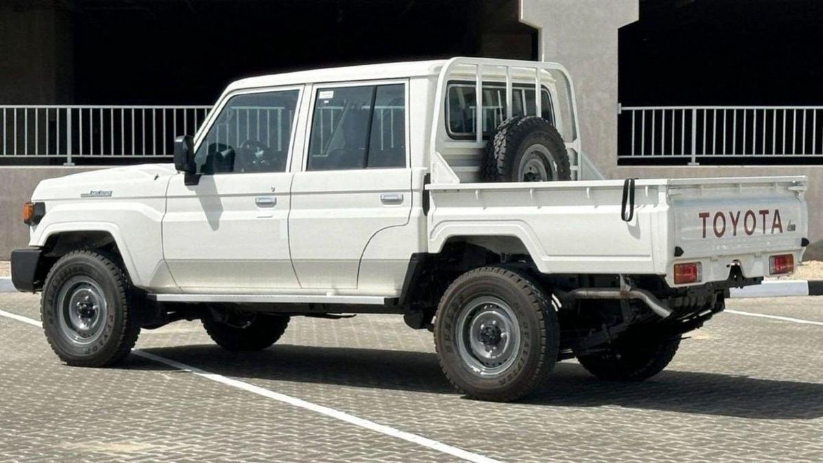 Toyota Land Cruiser Pick Up-3-3